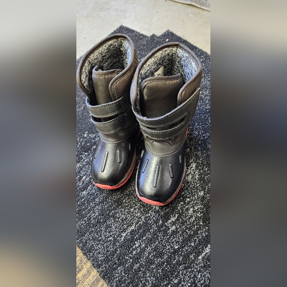 CARTER’s Light Up Soles, Easy On/Off Toddlers Black Snow Boots Size 12